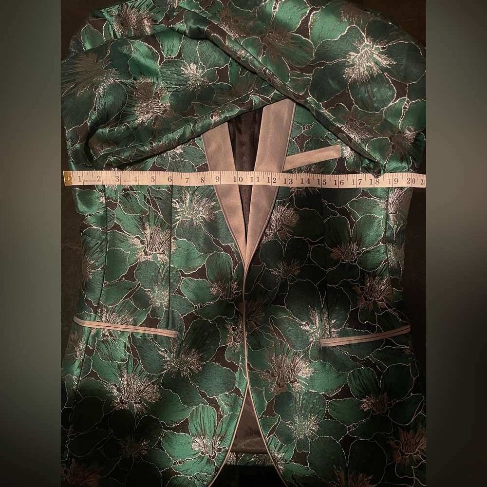 Ferrecci Green Floral Sport Coat - Picture 7 of 9